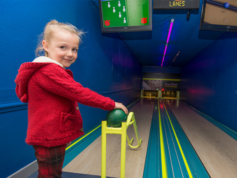 Mini ten pin bowling